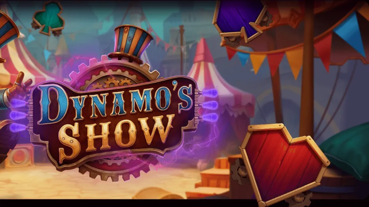 Robot ringmaster memandu pemain dalam slot Dynamo’s Show dengan latar belakang tenda sirkus yang megah.